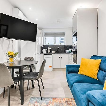 Luxstay Holland Park Apartment With Ac London Exterior photo