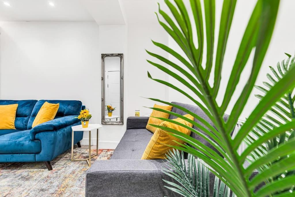 Luxstay Holland Park Apartment With Ac London Exterior photo